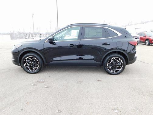 2026 Ford Escape Platinum