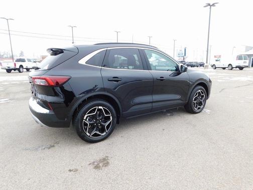 2026 Ford Escape Platinum