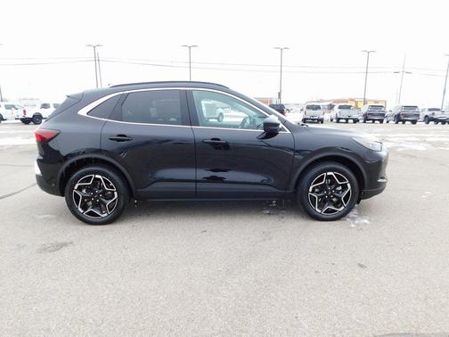 2026 Ford Escape Platinum