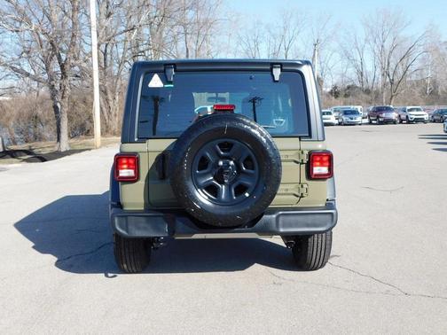 2025 Jeep Wrangler Sport