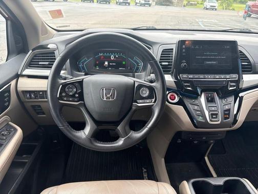 Radiant Red Metallic II 2022 Honda Odyssey Touring