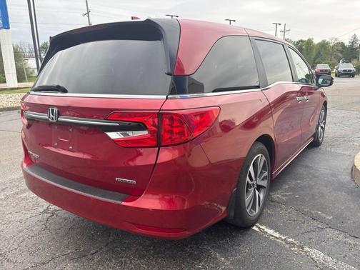 Radiant Red Metallic II 2022 Honda Odyssey Touring