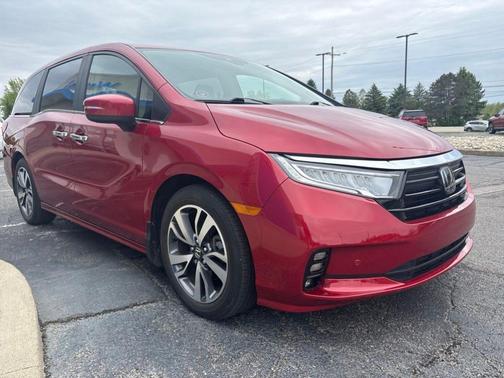 Radiant Red Metallic II 2022 Honda Odyssey Touring