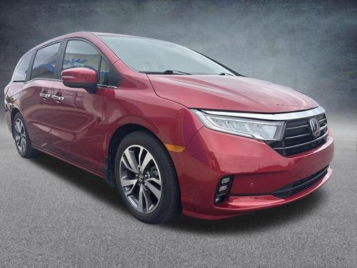 Radiant Red Metallic II 2022 Honda Odyssey Touring