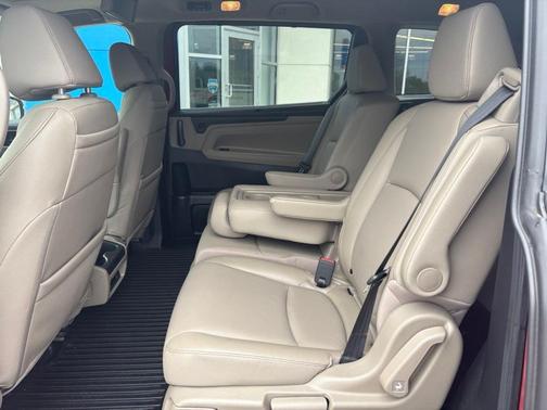 Radiant Red Metallic II 2022 Honda Odyssey Touring
