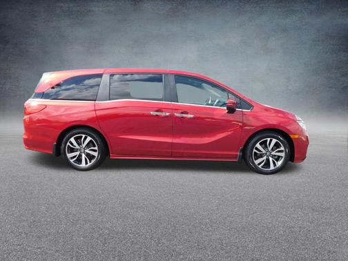 Radiant Red Metallic II 2022 Honda Odyssey Touring