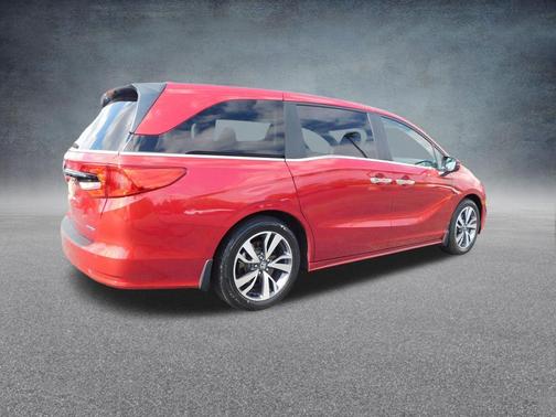 Radiant Red Metallic II 2022 Honda Odyssey Touring