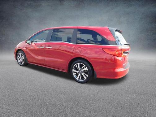 Radiant Red Metallic II 2022 Honda Odyssey Touring