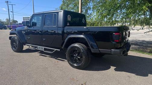 Black Clearcoat 2021 Jeep Gladiator Sport