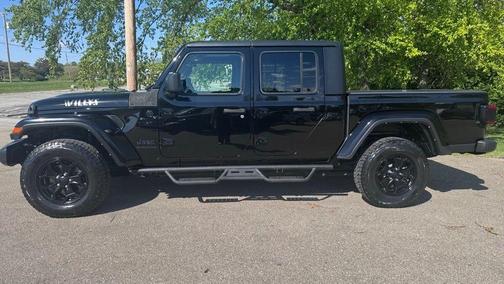 Black Clearcoat 2021 Jeep Gladiator Sport