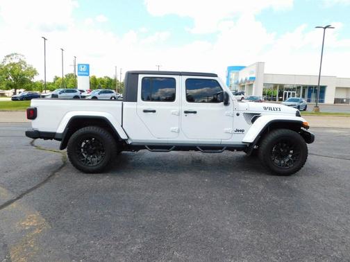 2022 Jeep Gladiator Sport