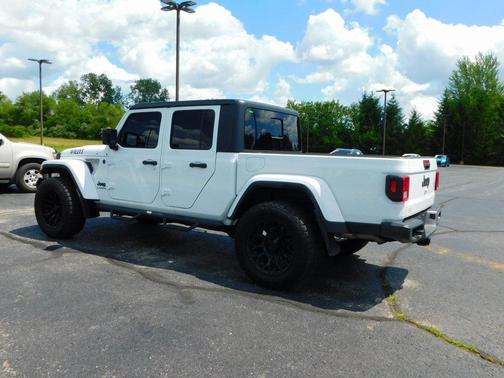2022 Jeep Gladiator Sport