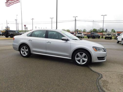 Reflex Silver Metallic 2012 Volkswagen Passat 2.5 SE