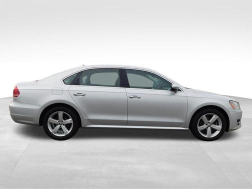 Reflex Silver Metallic 2012 Volkswagen Passat 2.5 SE