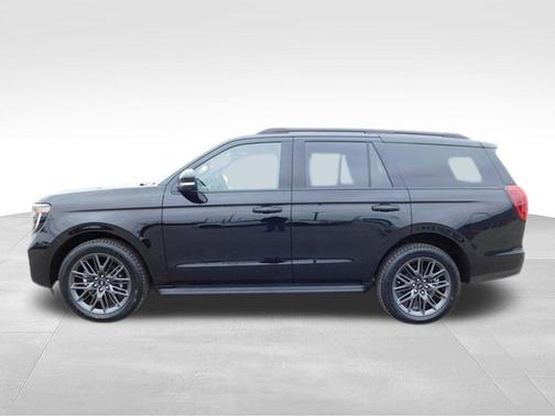 Agate Black Metallic 2026 Ford Expedition Platinum