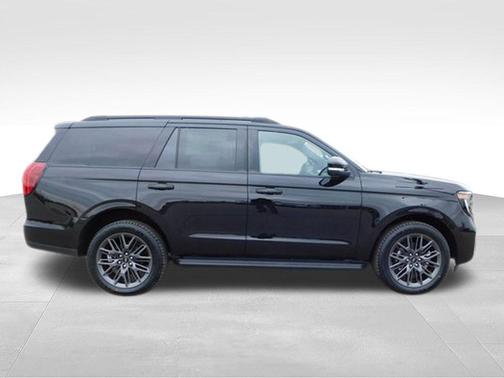 Agate Black Metallic 2026 Ford Expedition Platinum