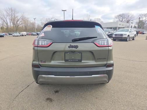 Olive Green Pearlcoat 2019 Jeep Cherokee Limited