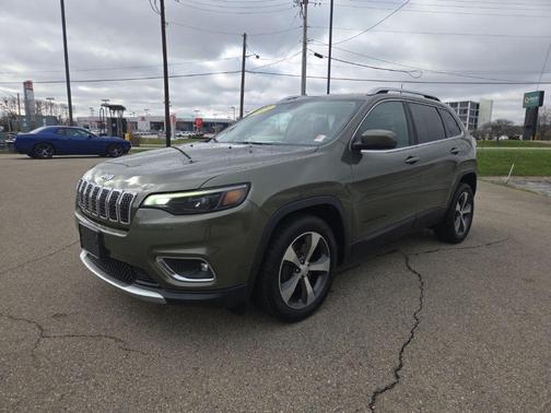 Olive Green Pearlcoat 2019 Jeep Cherokee Limited