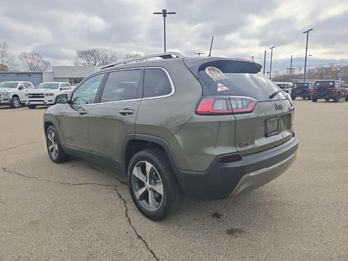 Olive Green Pearlcoat 2019 Jeep Cherokee Limited