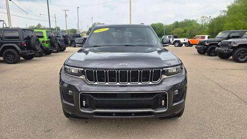 Metallic 2022 Jeep Grand Cherokee L Overland
