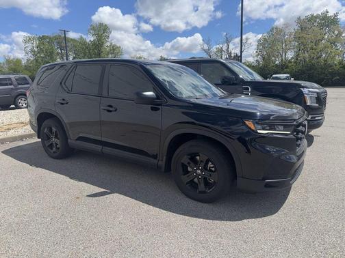 Crystal Black Pearl 2023 Honda Pilot LX