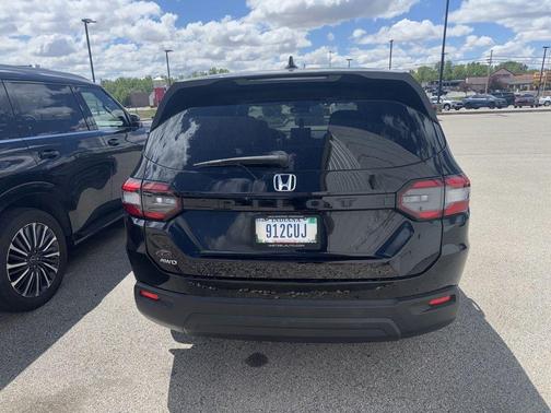 Crystal Black Pearl 2023 Honda Pilot LX