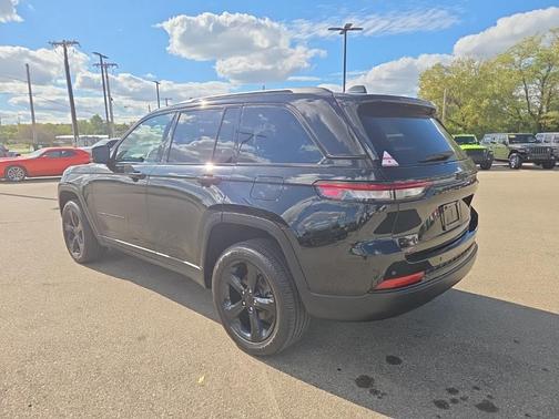 2022 Jeep Grand Cherokee Altitude