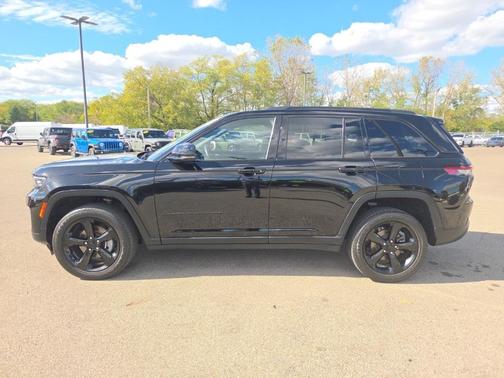 2022 Jeep Grand Cherokee Altitude