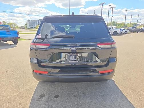 2022 Jeep Grand Cherokee Altitude