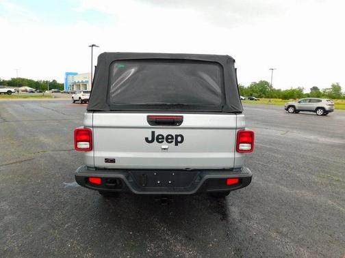 2023 Jeep Gladiator Sport