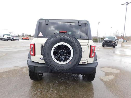 Desert Sand 2026 Ford Bronco Badlands
