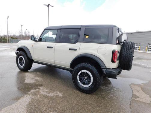 Desert Sand 2026 Ford Bronco Badlands