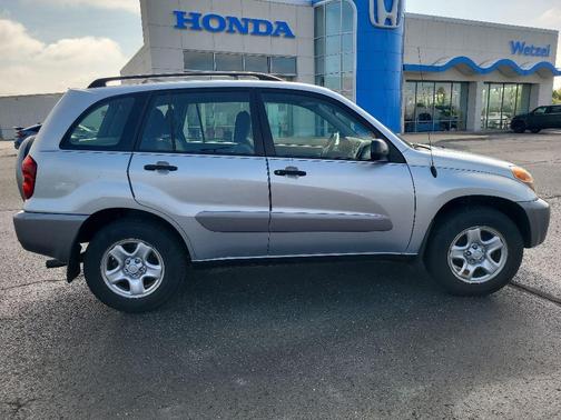 Titanium Metallic 2004 Toyota RAV4 Base