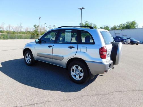 Silver 2004 Toyota RAV4 Base