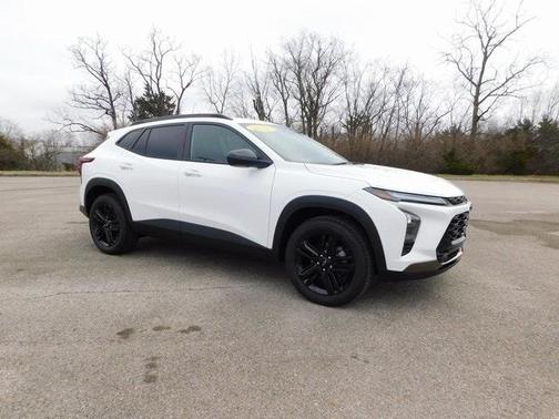 Summit White 2026 Chevrolet Trax ACTIV SUV