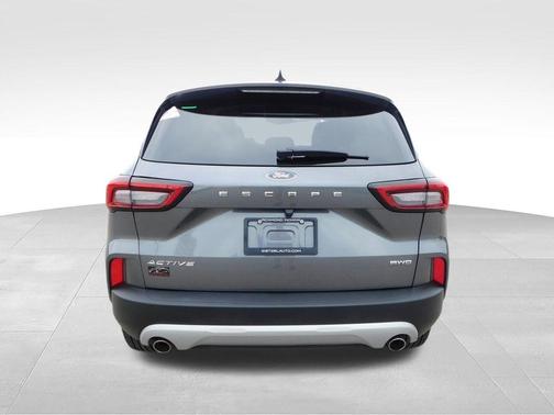Carbonized Gray Metallic 2023 Ford Escape Active