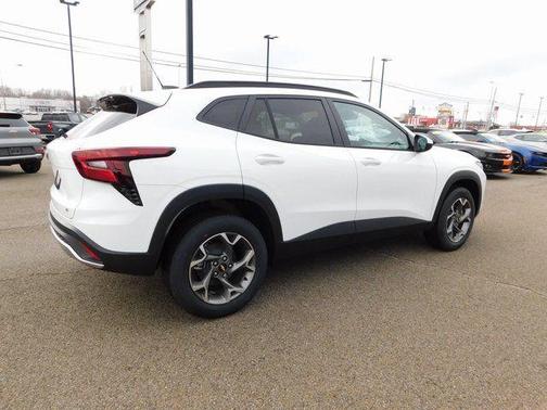 Summit White 2026 Chevrolet Trax LT