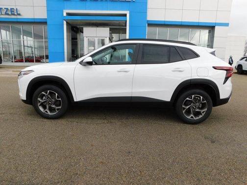 Summit White 2026 Chevrolet Trax LT