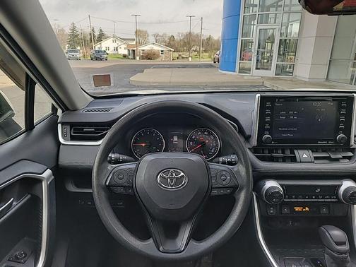 Super White 2019 Toyota RAV4 XLE