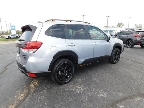 Ice Silver Metallic 2025 Subaru Forester Wilderness