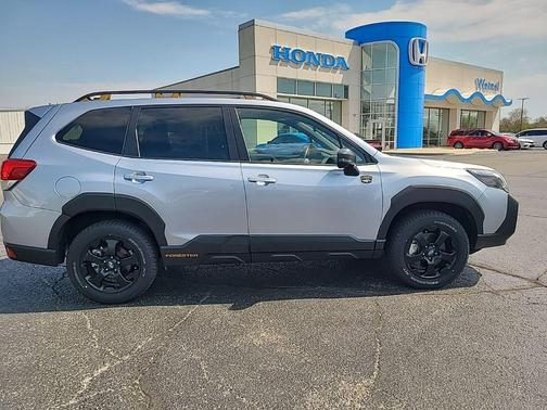 Ice Silver Metallic 2025 Subaru Forester Wilderness