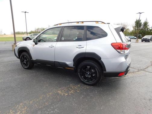 Ice Silver Metallic 2025 Subaru Forester Wilderness