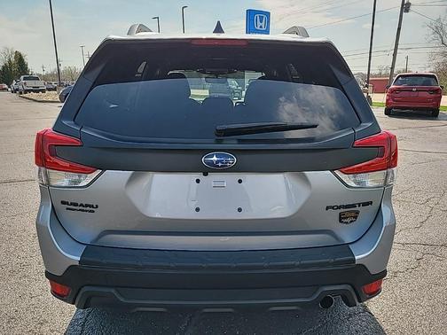 Ice Silver Metallic 2025 Subaru Forester Wilderness