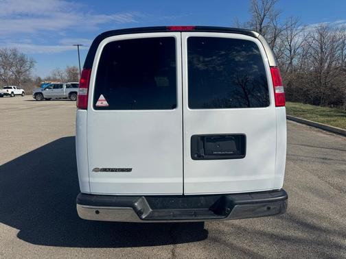 2022 Chevrolet Express 3500 LS