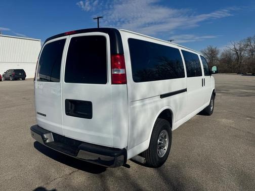 2022 Chevrolet Express 3500 LS