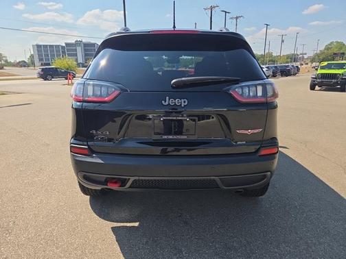 2021 Jeep Cherokee Trailhawk