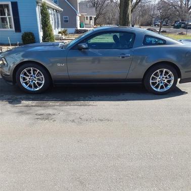 2011 Ford Mustang GT Premium