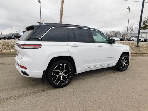 2025 Jeep Grand Cherokee Summit