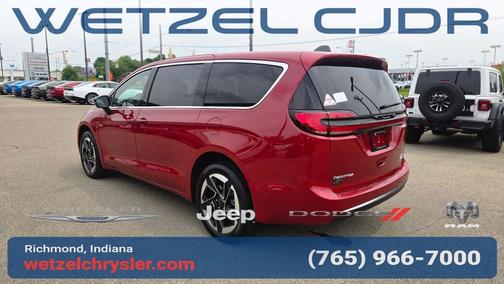 PR6 2027 Chrysler Pacifica LIMITED