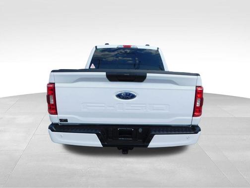 Oxford White 2023 Ford F-150 XLT